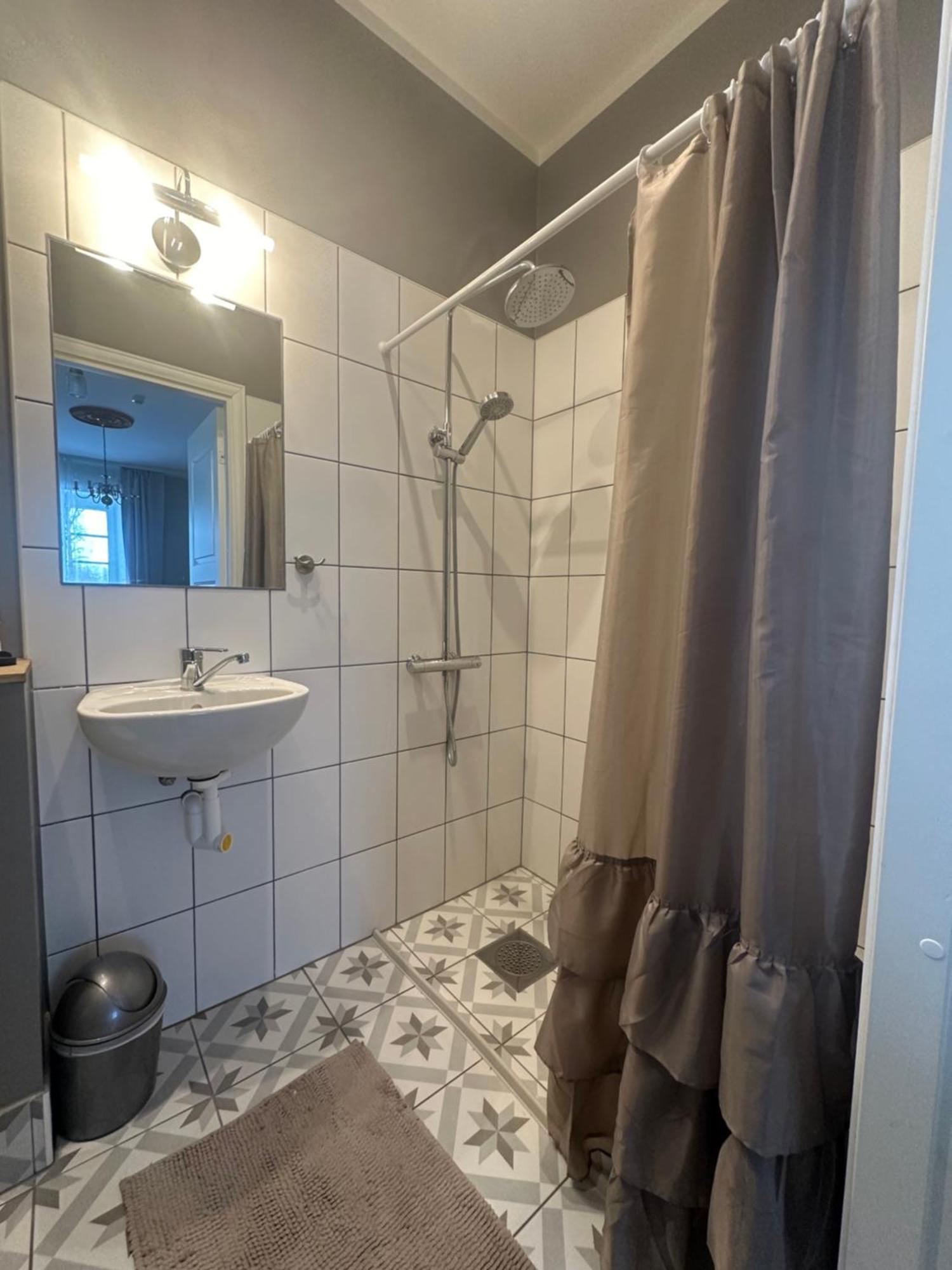 Guesthouse Kadrina Mois Zewnętrze zdjęcie
